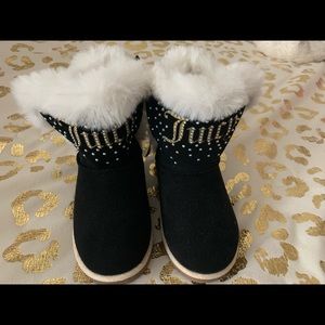 Girls Juicy couture ugg boots BNWT Size 11